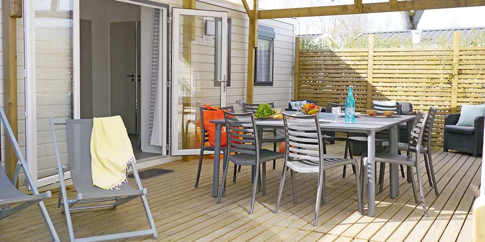 ARCHIPEL range : static caravan, sleeps 10/12, 2+2 bedrooms, covered terrace image 1