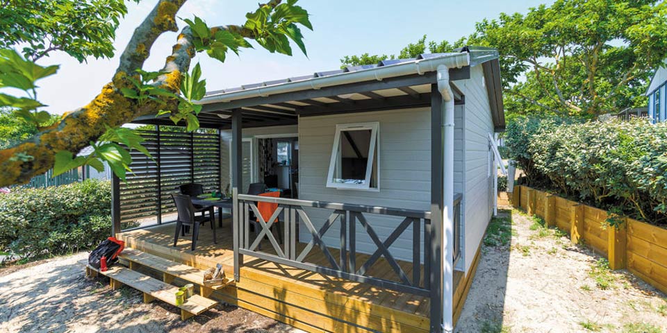 Chalet Sleeps 6, 2 bedrooms, privilege range image 0