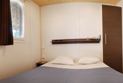 Chalet Sleeps 6, 3 bedrooms image 2