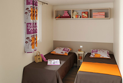 Static Caravan Sleeps 4 to 6, 2 bedrooms image 2