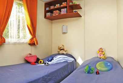 Static Caravan Sleeps 7, 3 bedrooms image 4