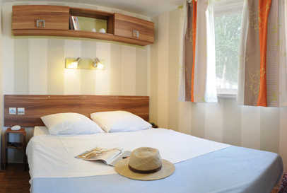 Static Caravan Sleeps 4 to 6, 2 bedrooms image 2