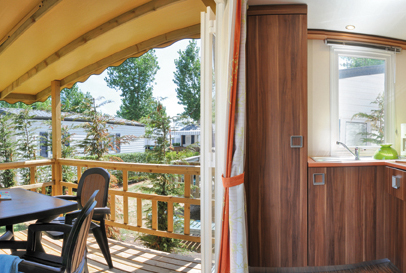 Static Caravan Sleeps 6, 3 bedrooms image 11