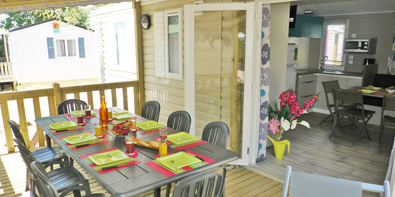 Static Caravan, TV, sleeps 8, 4 bedrooms image 1