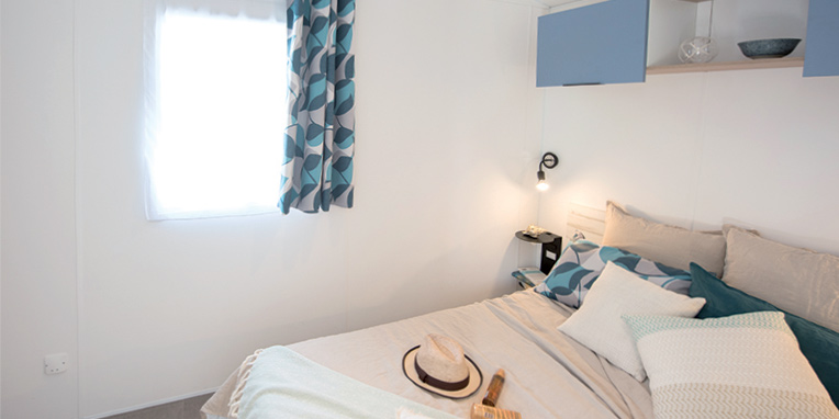 ARCHIPEL range : static caravan, sleeps 10/12, 2+2 bedrooms, covered terrace image 2