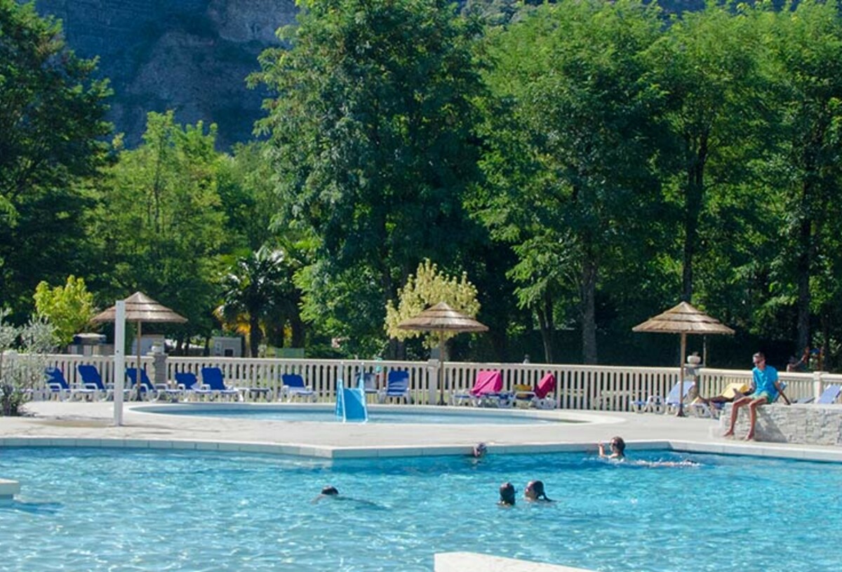 Campsite Ardeche La Grand Terre With Vagues Oceanes