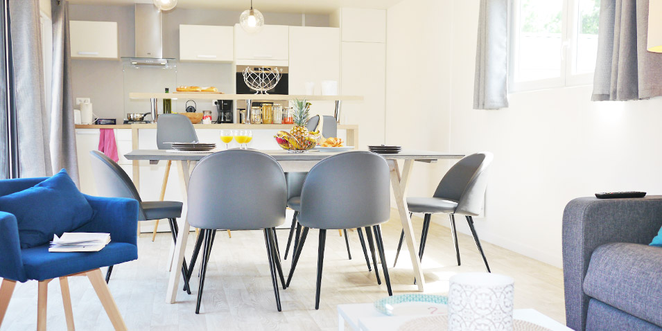 VILLA range : Static caravan, sleeps 8, 4 bedrooms image 0