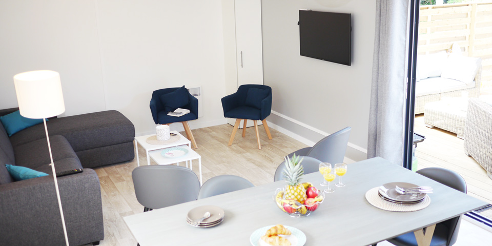 VILLA range : Static caravan, sleeps 8, 4 bedrooms image 6