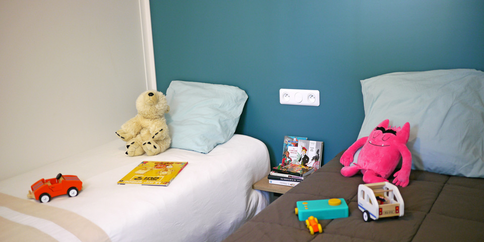 Static Caravan, sleeps 6, 2 bedrooms, Premium range image 1